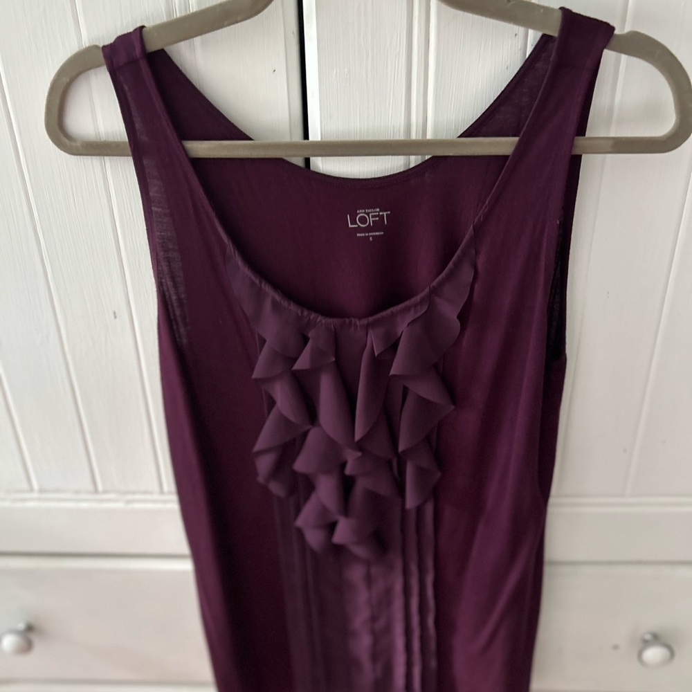 NWOT LOFT Deep Purple Ruffle Front Tank Sleeveless with Scoop Neck - Picture 9 of 10